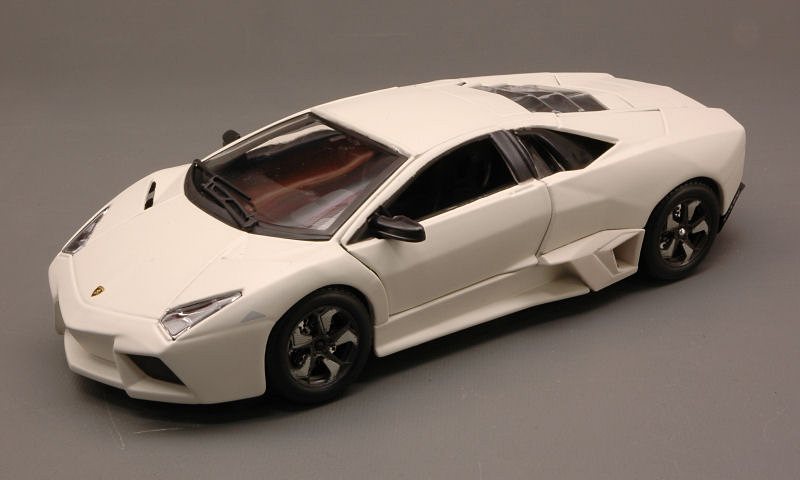 Lamborghini Reventon 2007 (White) by burago