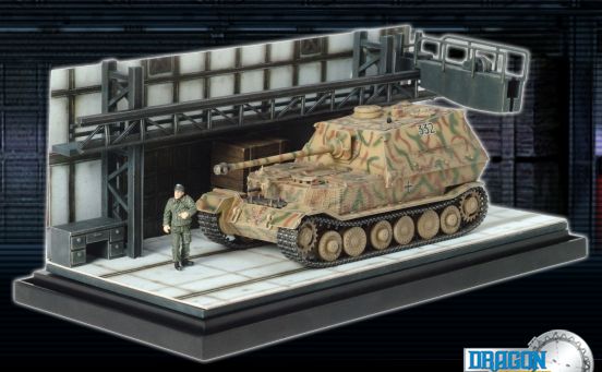Elefant Sd.Kfz. 184 88 MM Pak 43/2 L/7 'Ready For The Front' diorama by dragon-armor