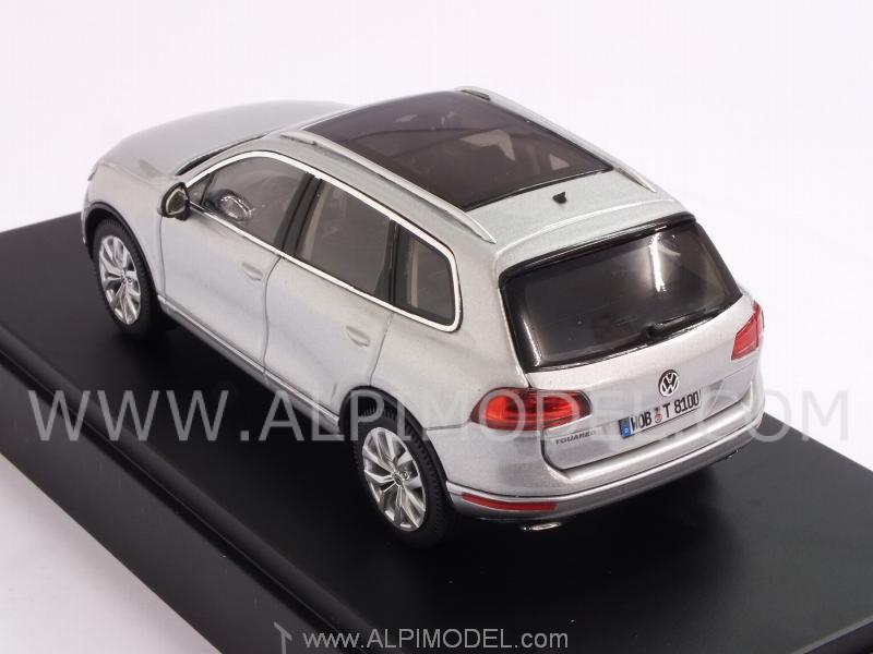 Volkswagen Touareg 2015 (Silver) VW Promo by herpa