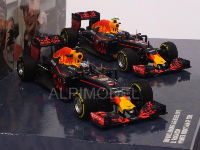 Red Bull RB12 Set Winner and 2nd place Ricciardo-Verstappen GP Malaysia 2016 by minichamps