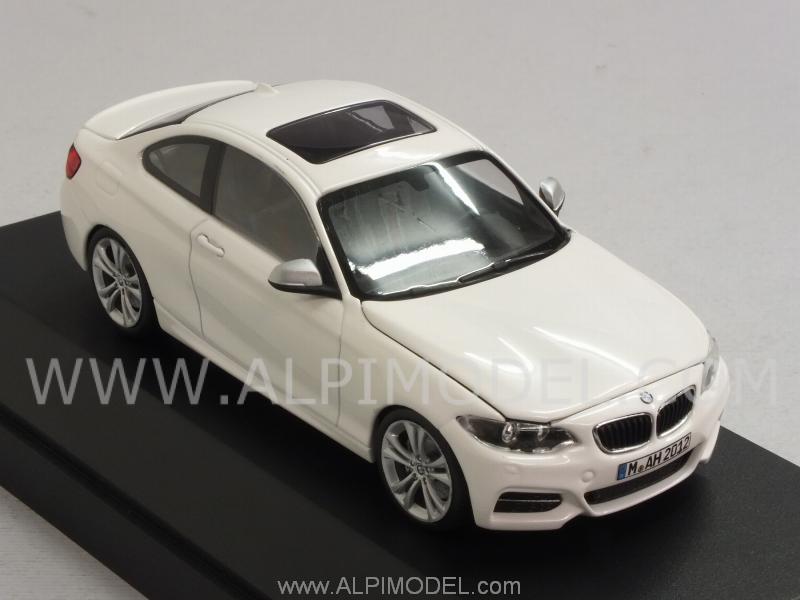BMW Serie 2 Coupe 2014 (White) BMW Promo by minichamps