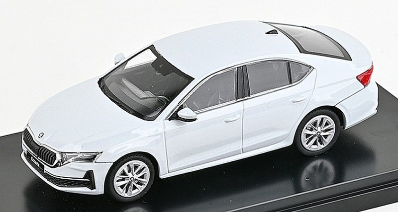 Skoda Octavia IV FL 2024 Moon White Metallic 1:43 by abrex