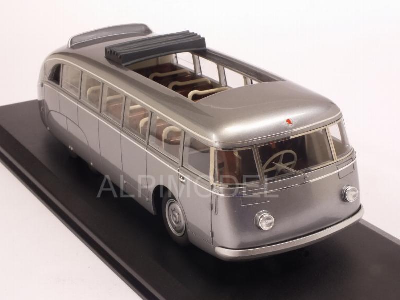 Skoda 532 Autobahnbus 1938 (Metallic Silver) - auto-cult