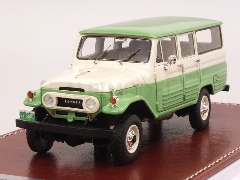 Toyota FJ 45 LV Land Cruiser 1963-67 (Green/White) by great-iconic-models