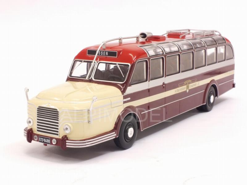 Krupp Titan 080 Bus 1951 by ixo-models