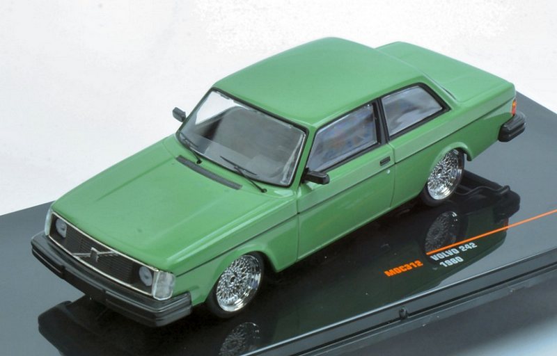 Volvo 242 Custom 1980 (Green) by ixo-models