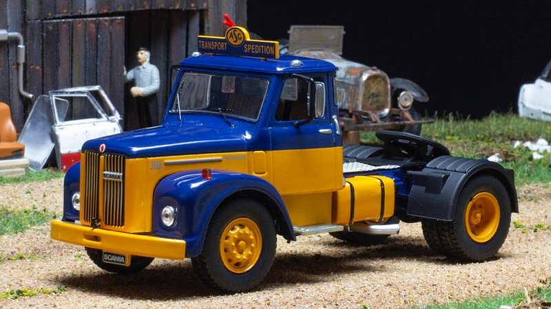 Scania 110 Super Truck 1953 (Blue/Yellow) by ixo-models