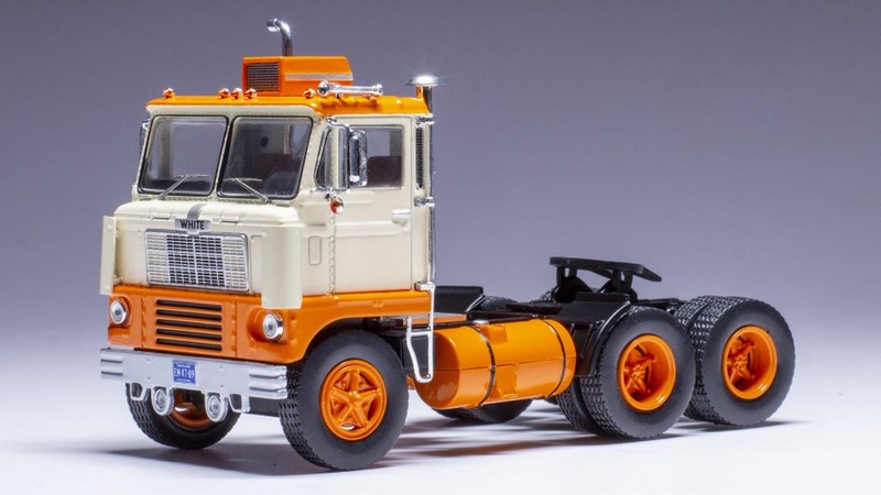 White 7400 Truck 1960 (Beige) by ixo-models