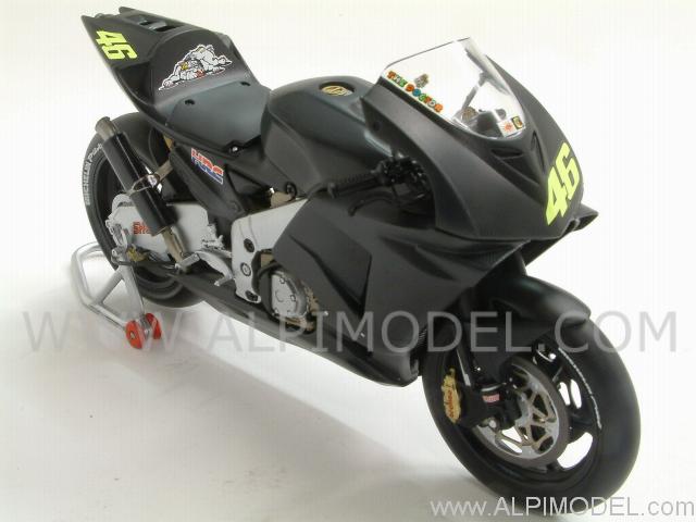Honda RC211V  Pre-Season Test Bike Black 2002 VALENTINO ROSSI - minichamps