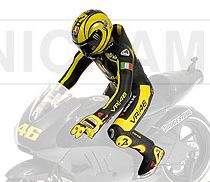 Valentino Rossi figurine Ducati Test 2011 by minichamps