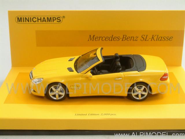 Mercedes SL Class 2008 'Linea Giallo' by minichamps