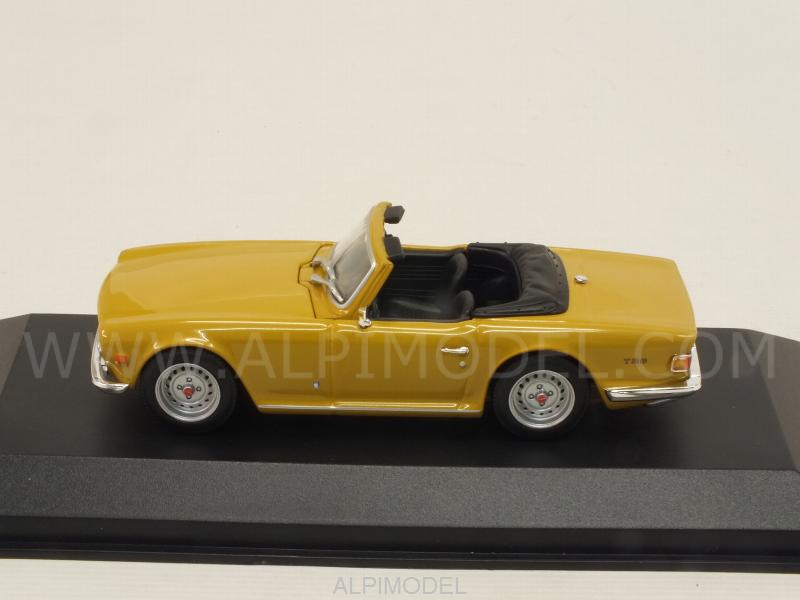 Triumph TR6 1968 (Ochre) 'Maxichamps' Edition - minichamps