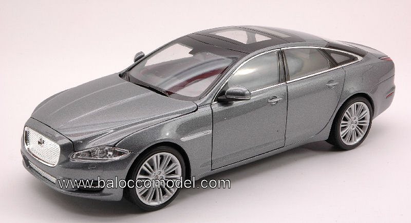 Jaguar XJ 2010 (Silvergun) by welly