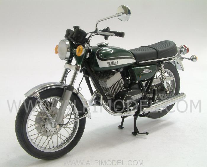 minichamps Yamaha RD 350 1973 (Green Metallic) (1/12 scale model)